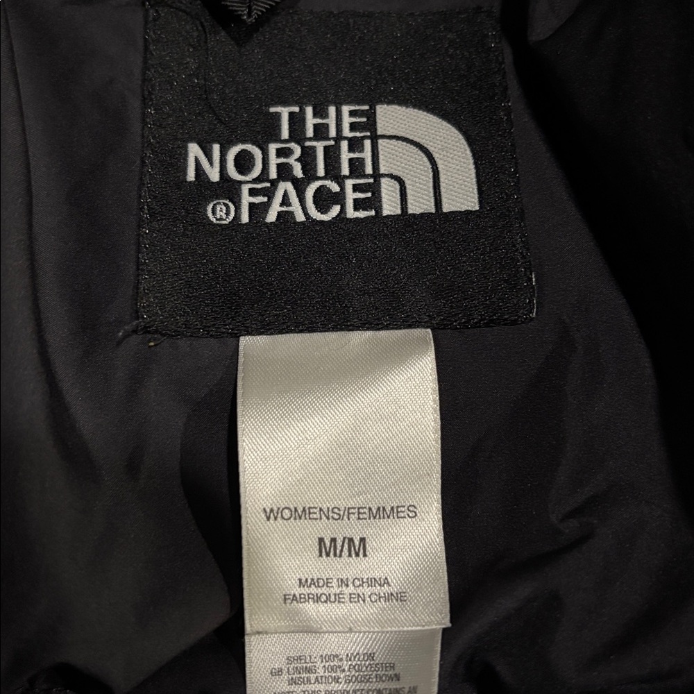 Vintage The North Face Women’s Black 700 Goose Down Fill Nuptse Vest SZ Medium - Picture 7 of 9